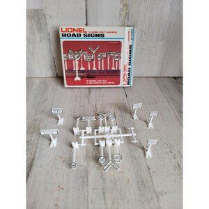 Lionel 0 and 027 Gauge Road Signs train accessory set